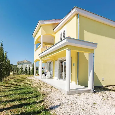 1 Bedroom Gorgeous In * Pakostane